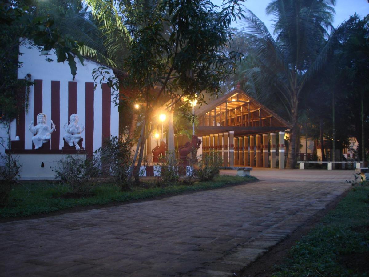 Indeco Hotels Swamimalai Kumbakonam Dış mekan fotoğraf